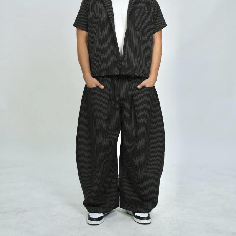 GOT STYLE | Pinstripe Barrel Pants